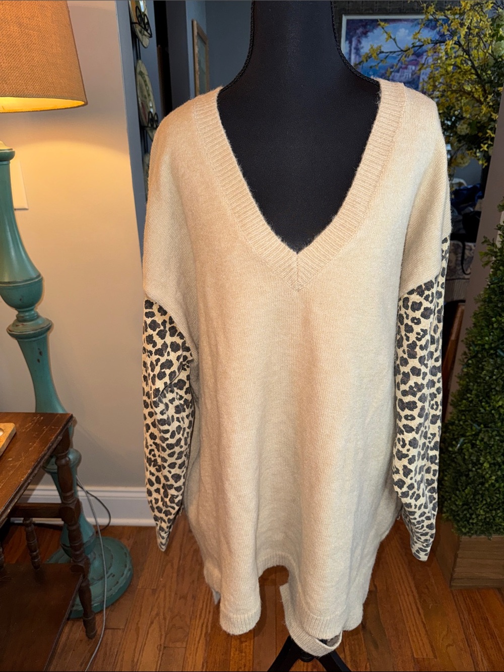 entro Cream V-Neck Sweater with Leopard-Print Sleeves